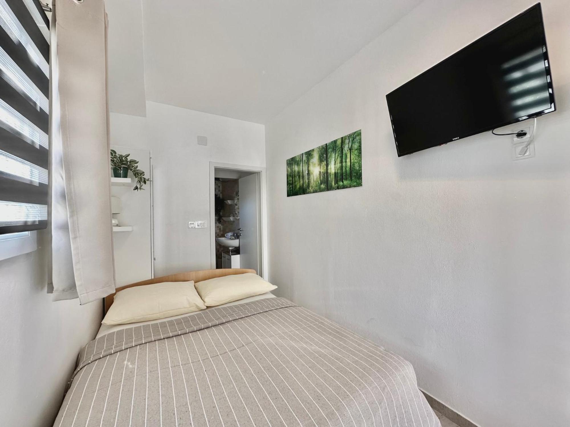 Apartments Hajl Krk Town Exterior photo