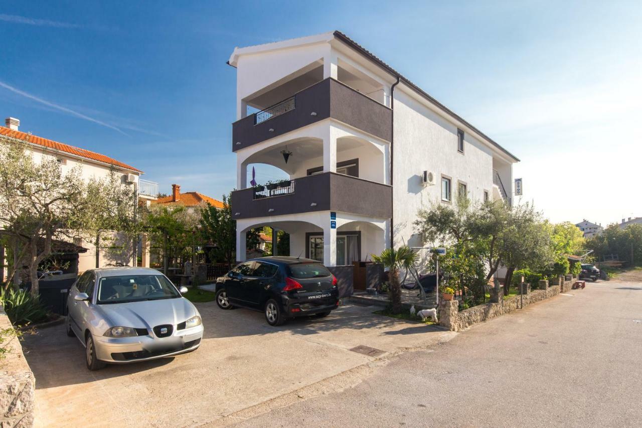 Apartments Hajl Krk Town Exterior photo
