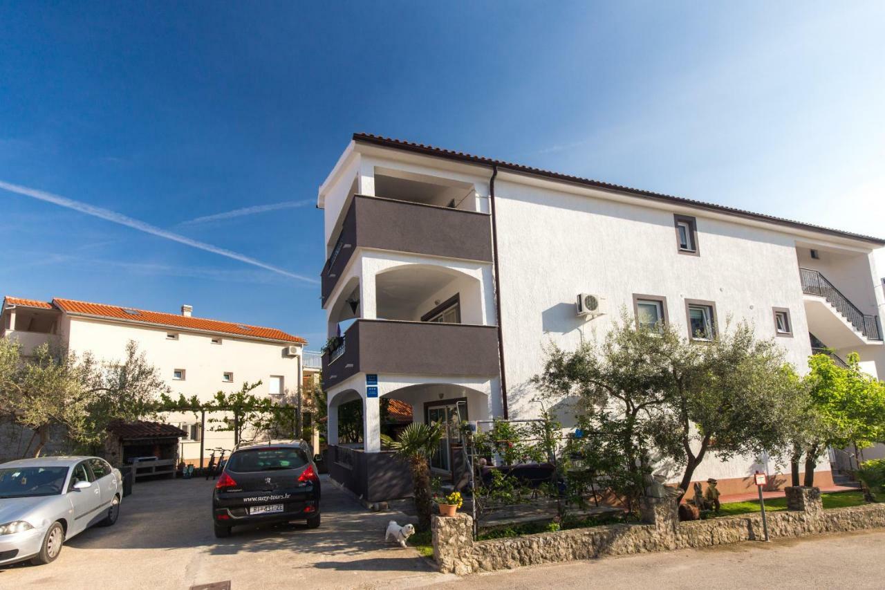 Apartments Hajl Krk Town Exterior photo